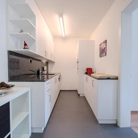 Viktoria A12 By Vacations, Renoviertes App Mit Bergblick Im Zentrum דירה ארוזה