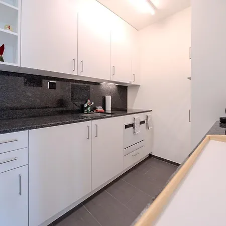 Apartment Viktoria A12 By Vacations, Renoviertes App Mit Bergblick Im Zentrum *