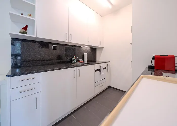 Apartment Viktoria A12 By Vacations, Renoviertes App Mit Bergblick Im Zentrum *