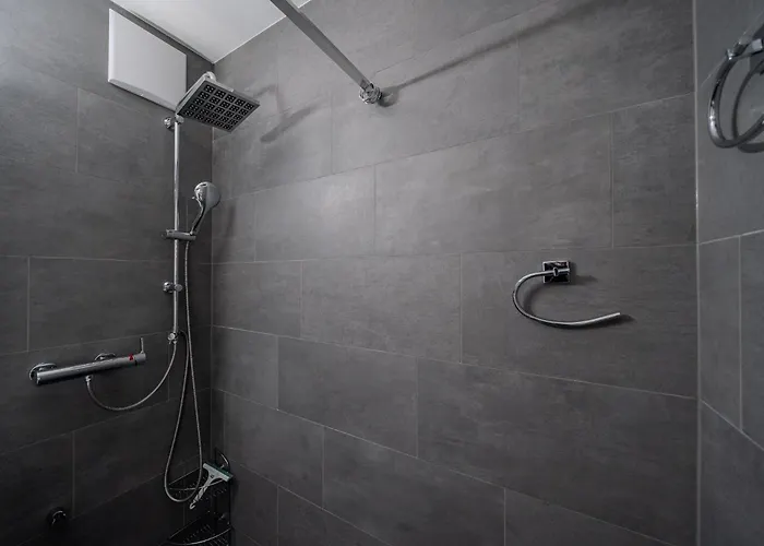 Viktoria A12 By Vacations, Renoviertes App Mit Bergblick Im Zentrum